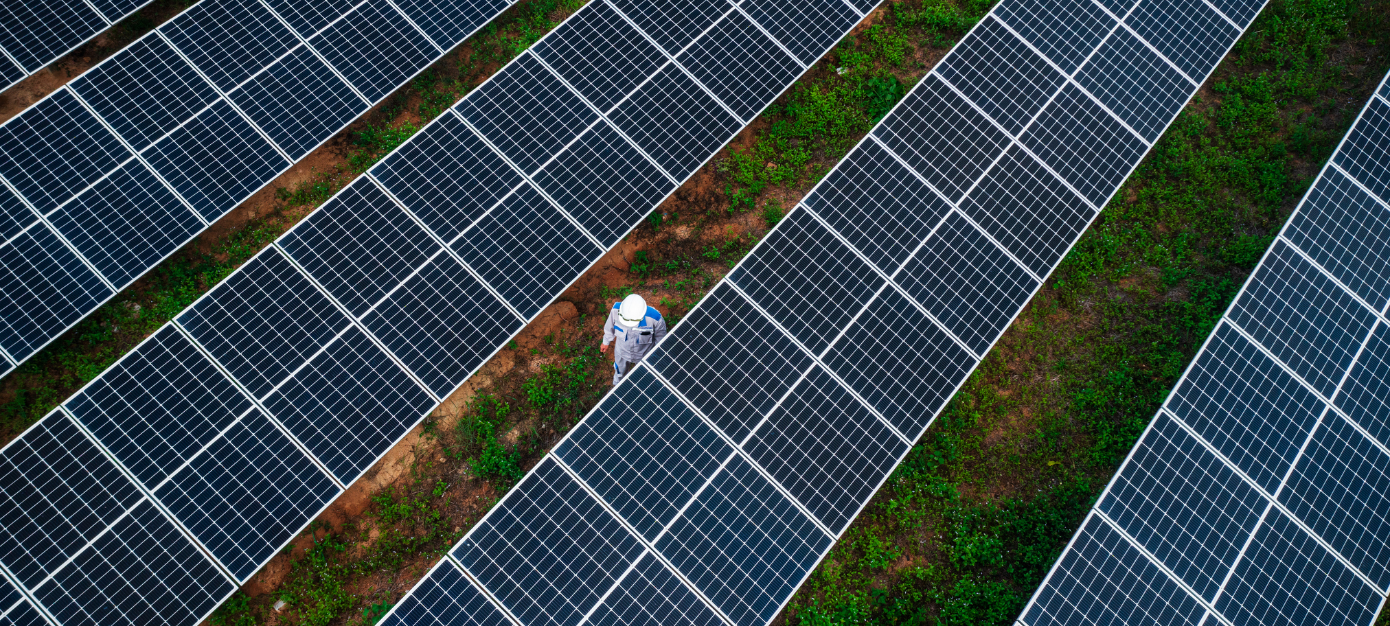 worker in solar plant in vietnam