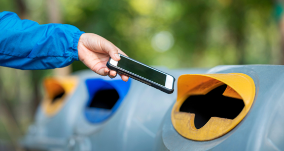 Recycling a smartphone